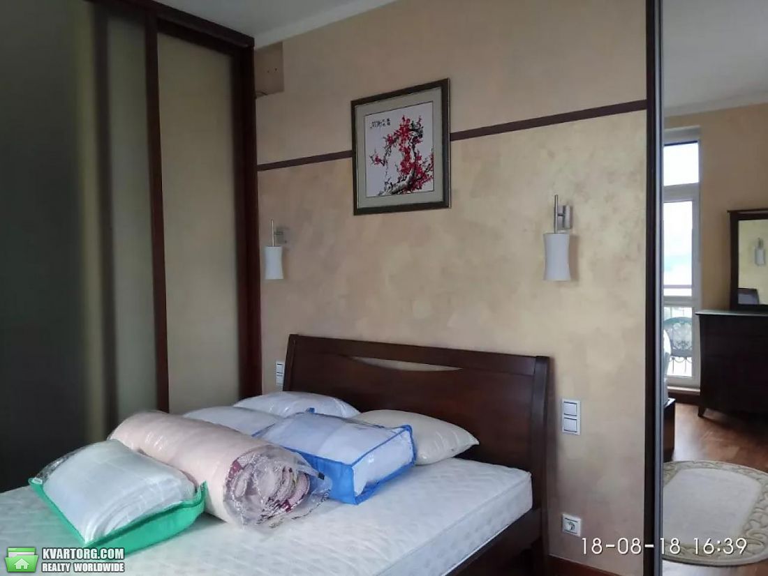 Rent out 4-room apartment. Киев,  Антоновича — photo 8