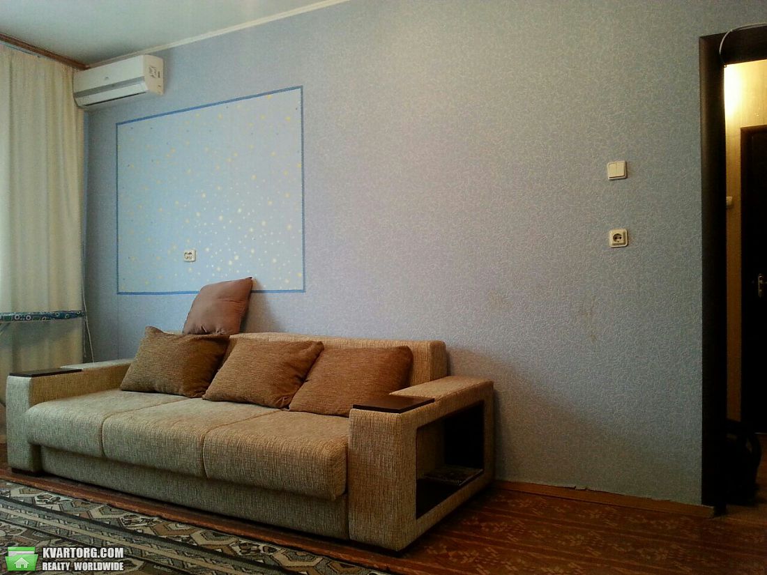 Rent out 1-room apartment. Киев, Гмыри — photo 5