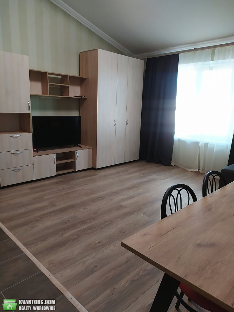 Rent out 1-room apartment. Киев, Червоноткацька — photo 2