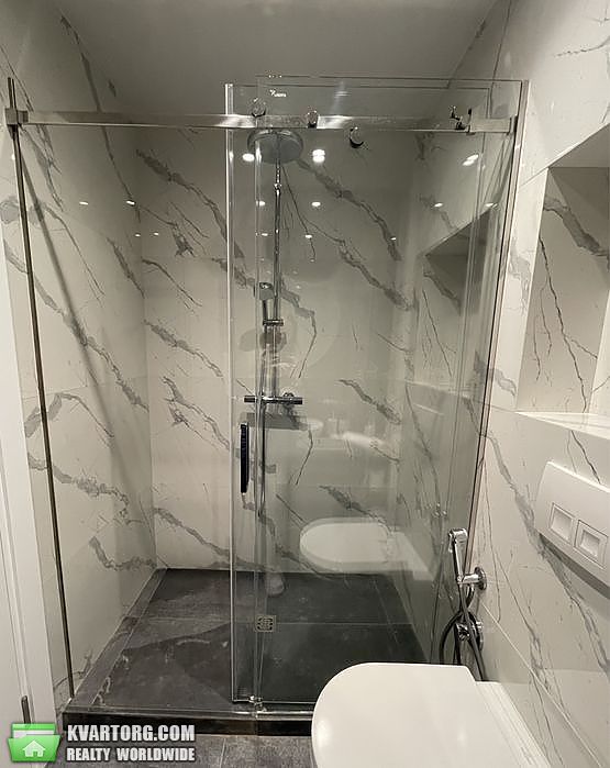 Rent out 2-room apartment. Киев, Маккейна — photo 9