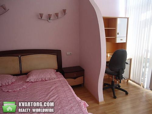 Rent out 3-room apartment. Киев,  пр-т Героев Сталинграда — photo 2