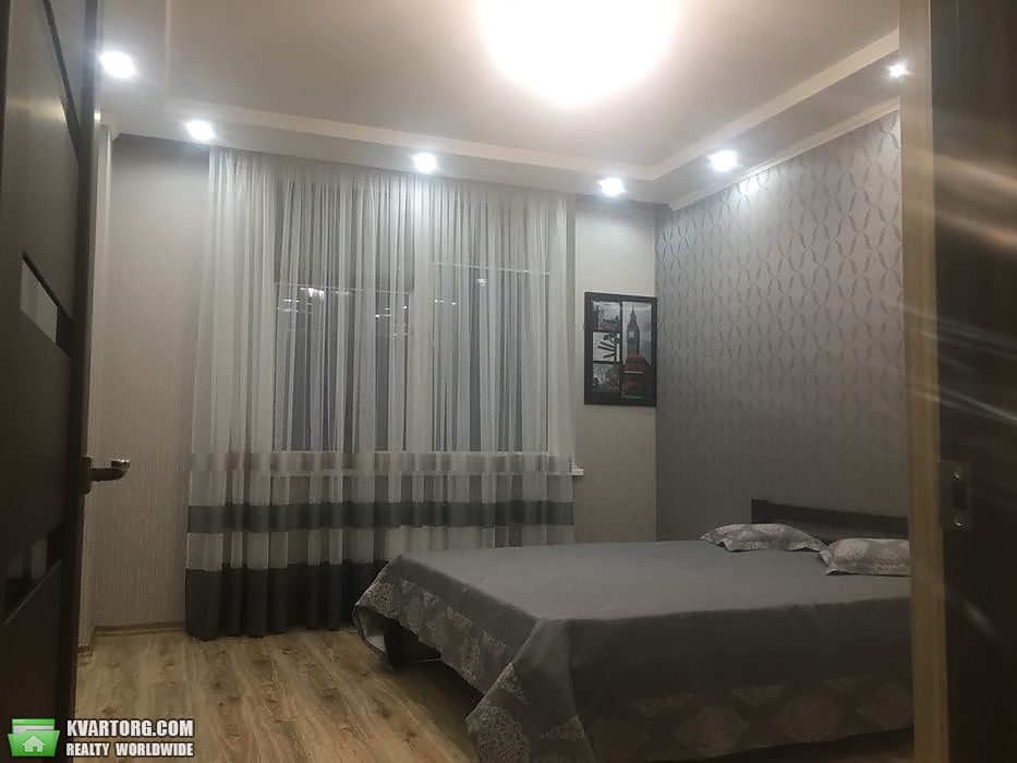 Rent out 2-room apartment. Киев,  Феодосийская — photo 1