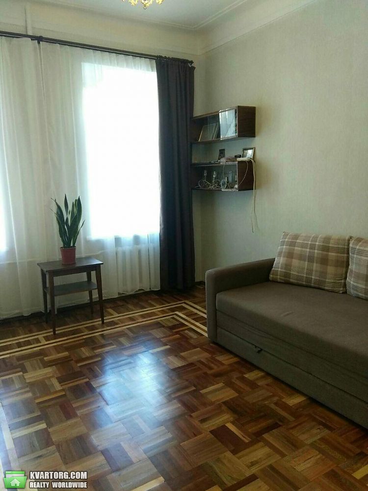 Rent out 2-room apartment. Киев,  Мазепы — photo 1