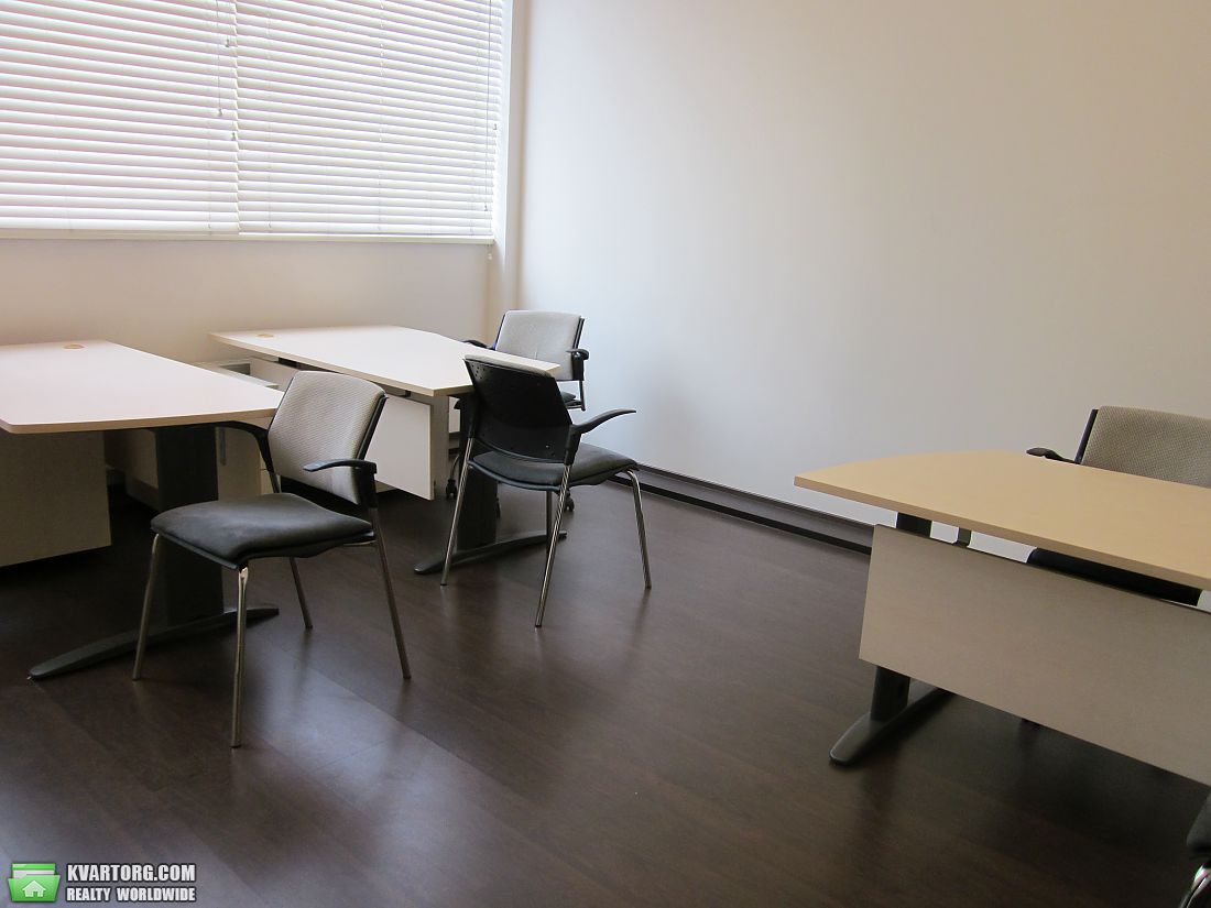 Rent out office. Киев, Жилянская — photo 8