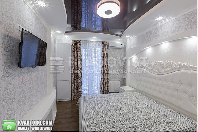Sell 3-room apartment. Киев, Метрлогическая — photo 8