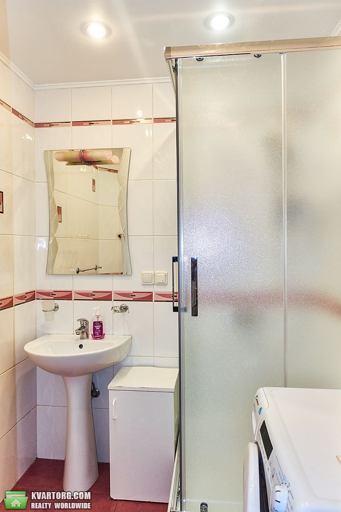 Rent out 2-room apartment. Киев,  Радужная — photo 6
