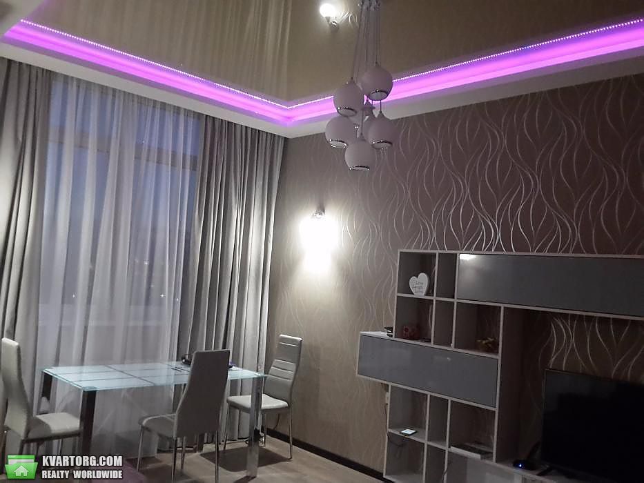 Rent out 3-room apartment. Киев,  Урловская — photo 3