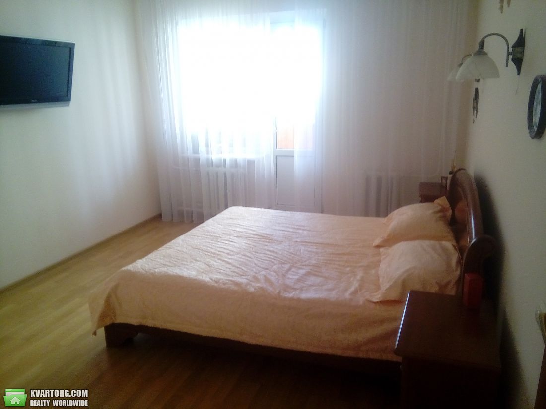 Rent out 2-room apartment. Киев, О.Пчилки — photo 3