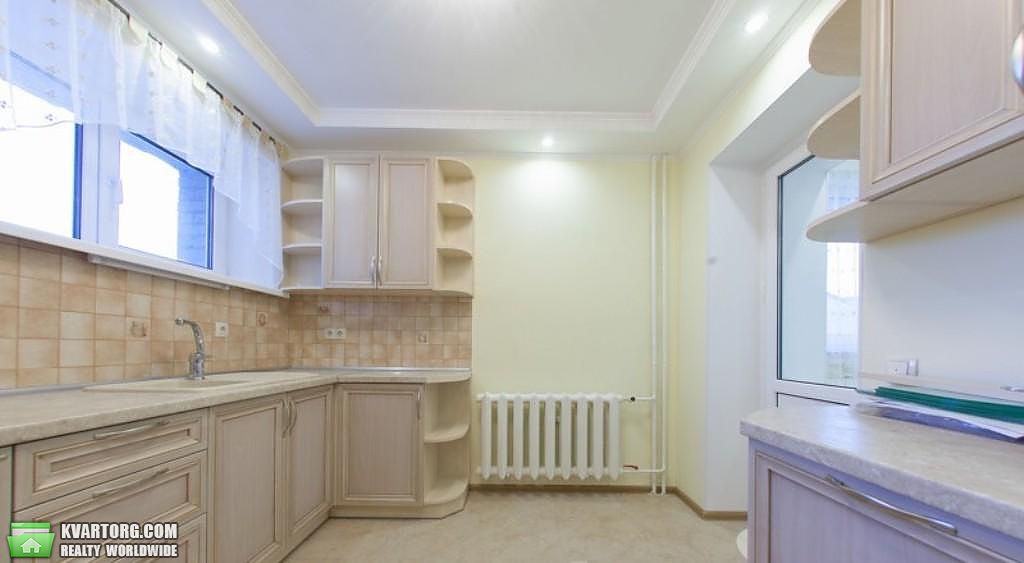 Rent out 3-room apartment. Киев,  Еленовская — photo 5