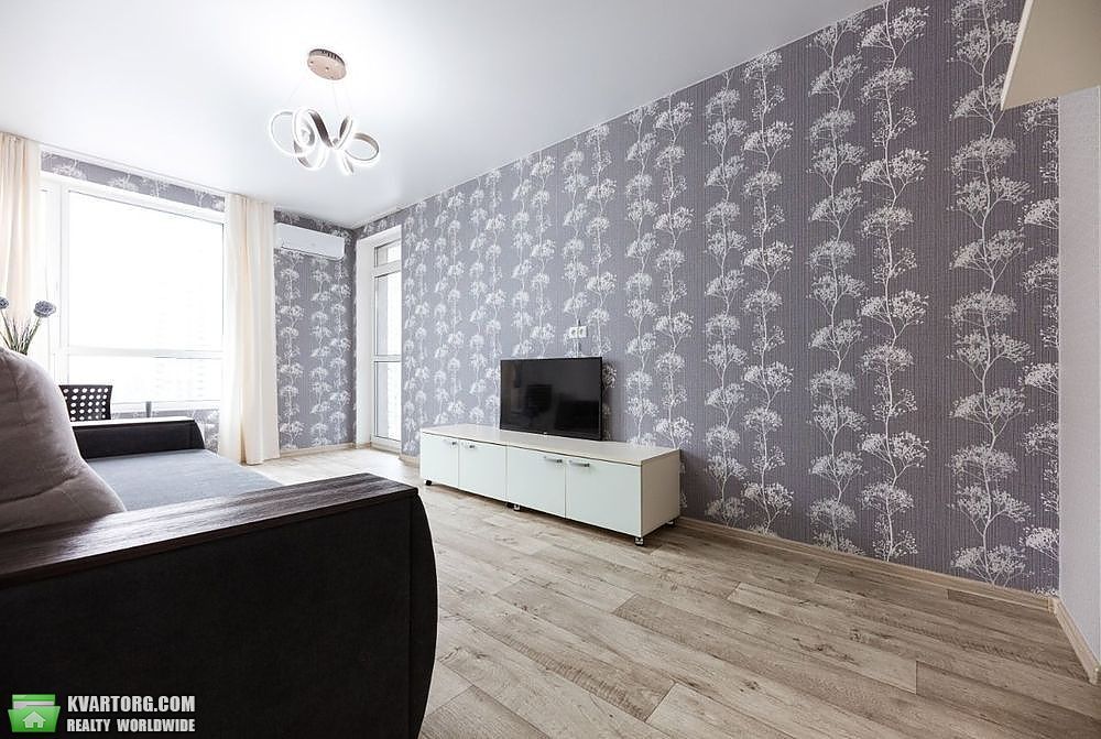 Rent out 1-room apartment. Киев,  Осокорская — photo 3