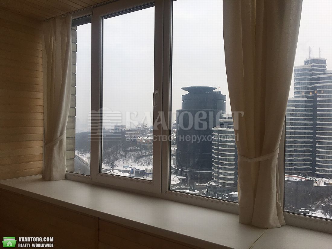 Rent out 2-room apartment. Киев,  Верхняя — photo 1