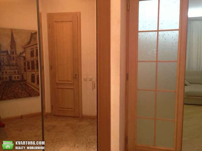 Rent out 3-room apartment. Киев,  Кловский спуск — photo 10