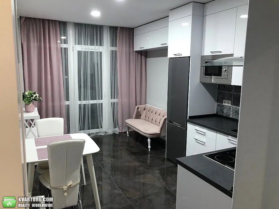 Rent out 1-room apartment. Львов, Чорновола — photo 2
