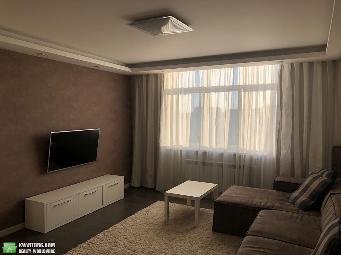 Rent out 2-room apartment. Киев,  Краснопольская — photo 2