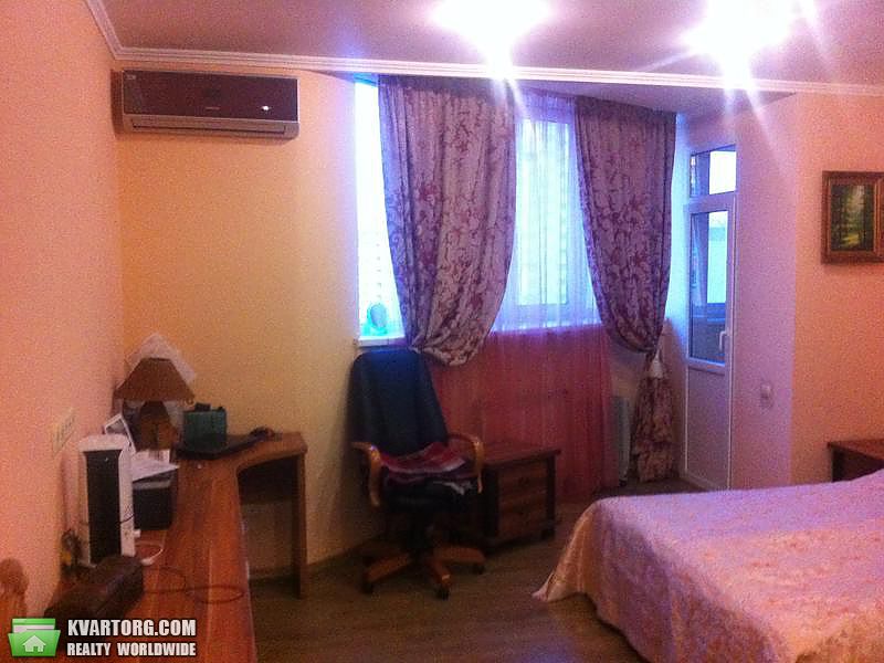 Rent out 3-room apartment. Киев,  Урловская — photo 4