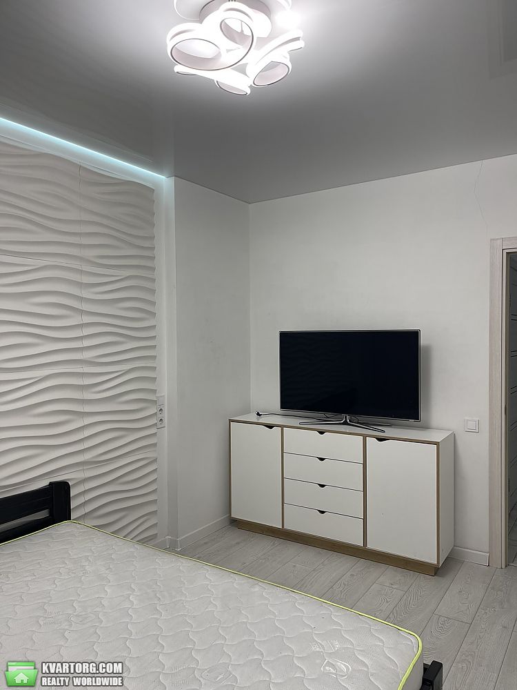 Rent out 2-room apartment. Киев, Вацлава Гавела — photo 1