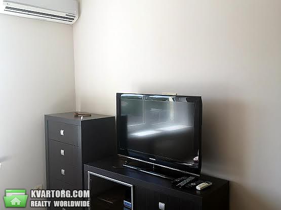 Rent out 2-room apartment. Киев,  Эрнста — photo 5