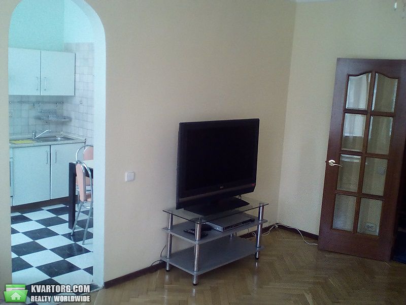 Rent out 2-room apartment. Киев,  Грушевского — photo 4