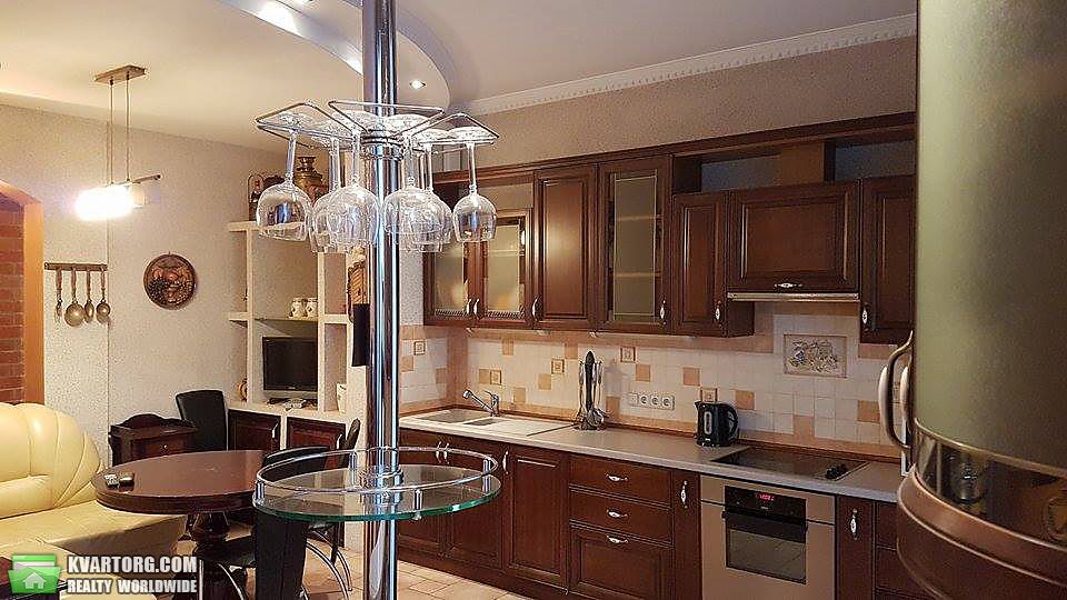 Rent out 4-room apartment. Киев,  Павловская — photo 1