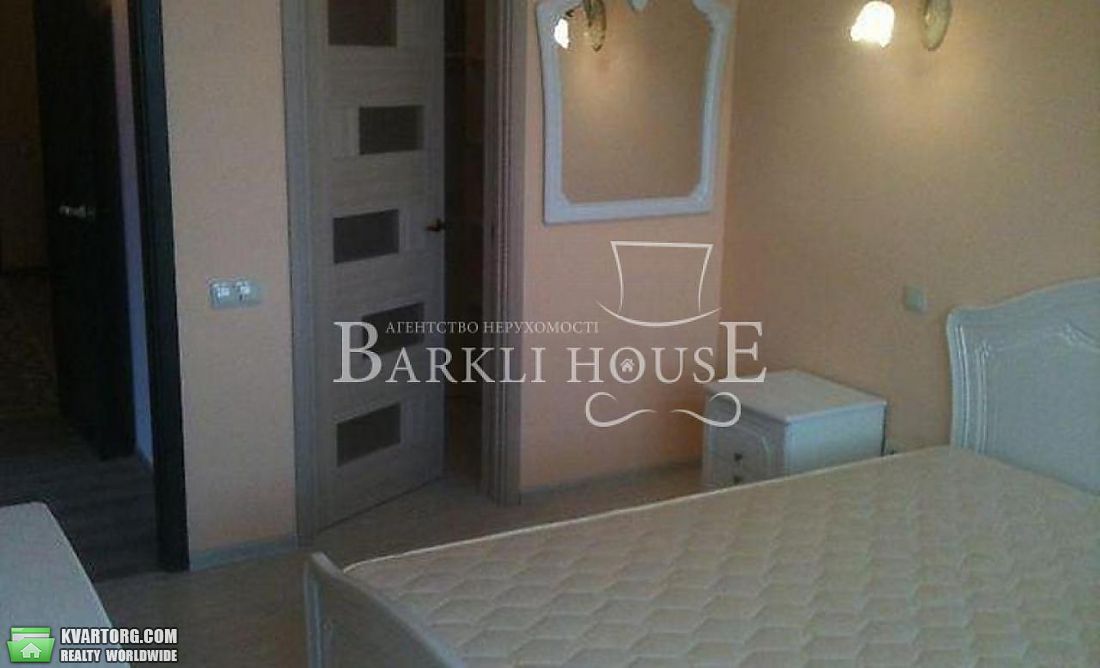 Rent out 3-room apartment. Киев,  Дмитриевская — photo 2