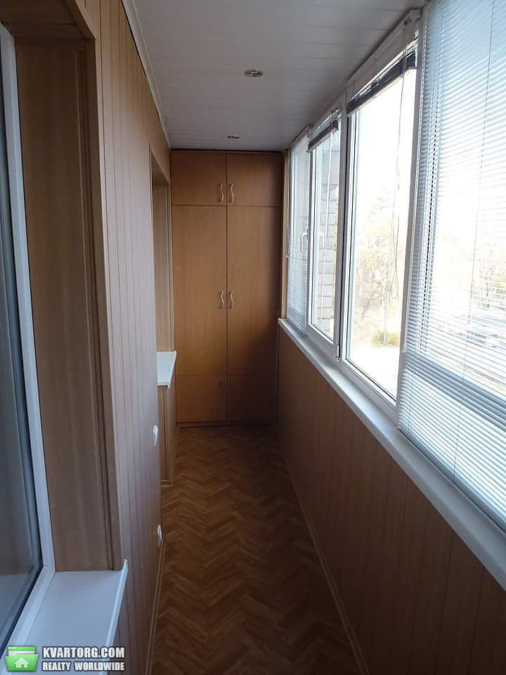 Rent out 2-room apartment. Киев,  Якира — photo 9