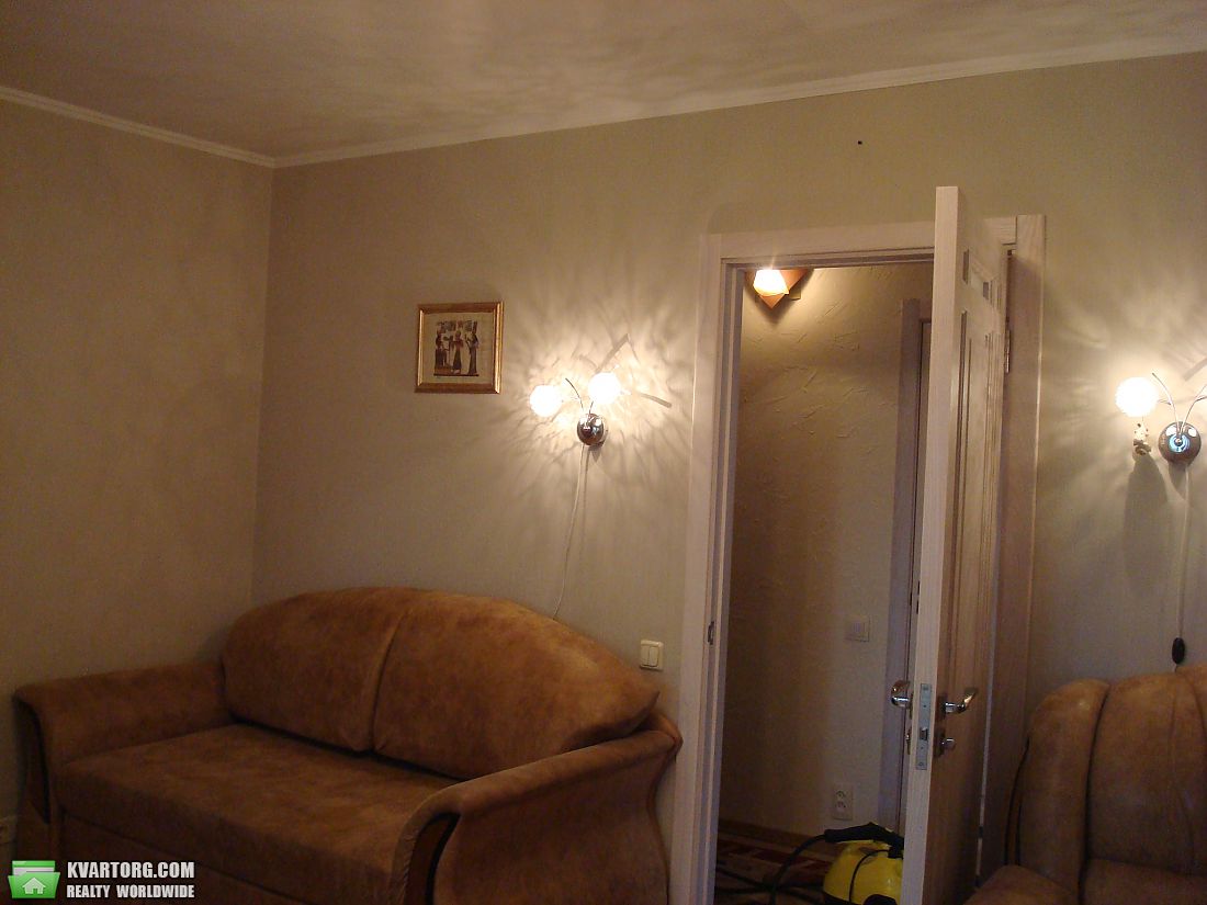 Rent out 1-room apartment. Киев,  Мичурина — photo 3
