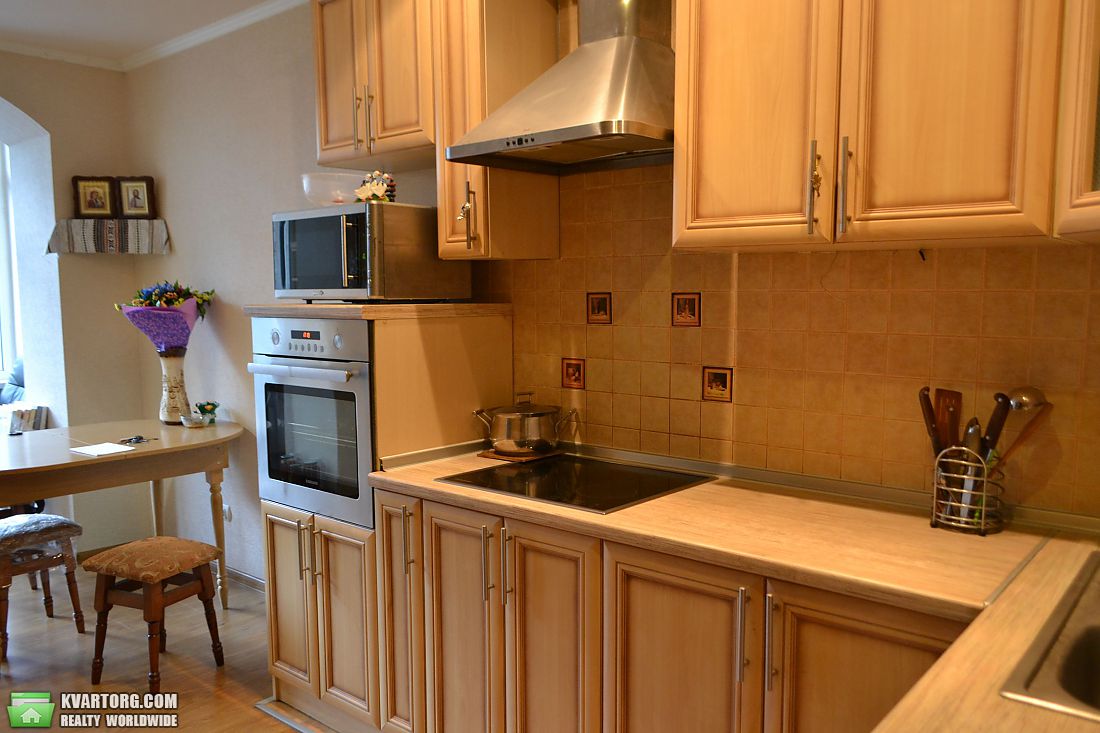 Rent out 2-room apartment. Киев,  Ломоносова — photo 1