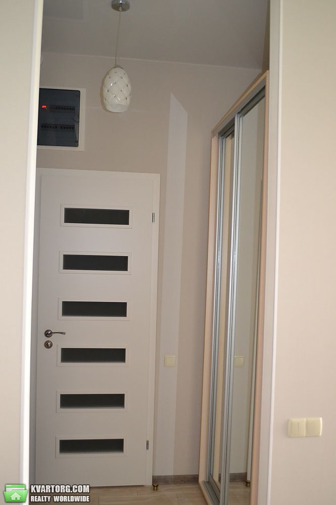 Rent out 2-room apartment. Одесса, Жемчужная — photo 1