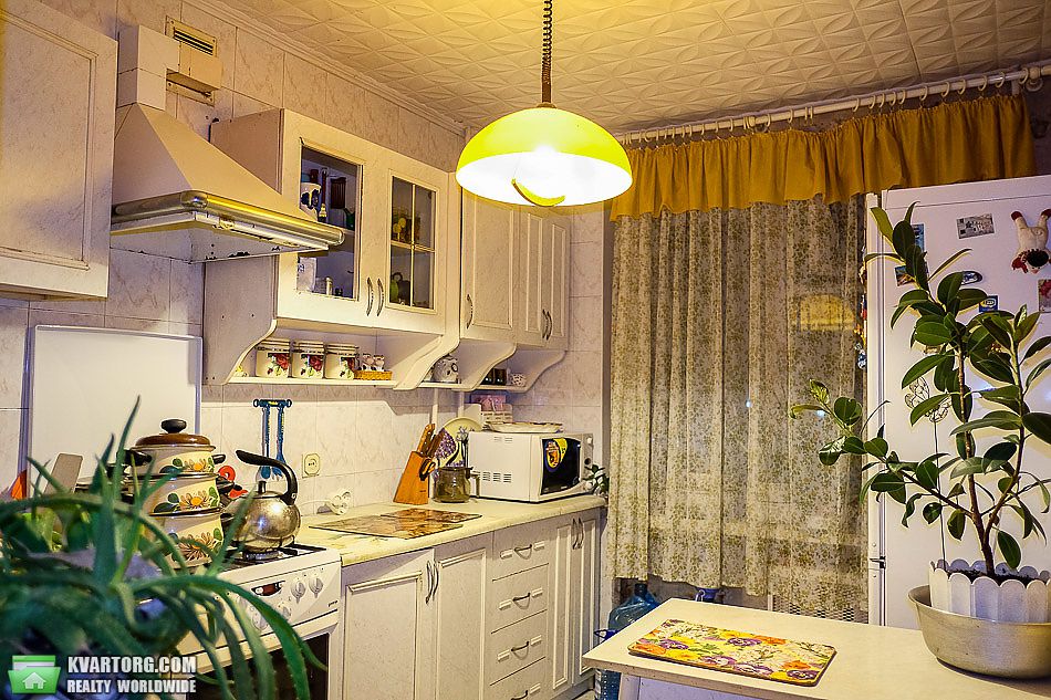 Rent out 3-room apartment. Киев,  Дегтяревская — photo 8