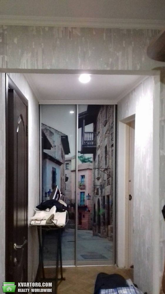 Rent out 2-room apartment. Киев,  Юности — photo 1