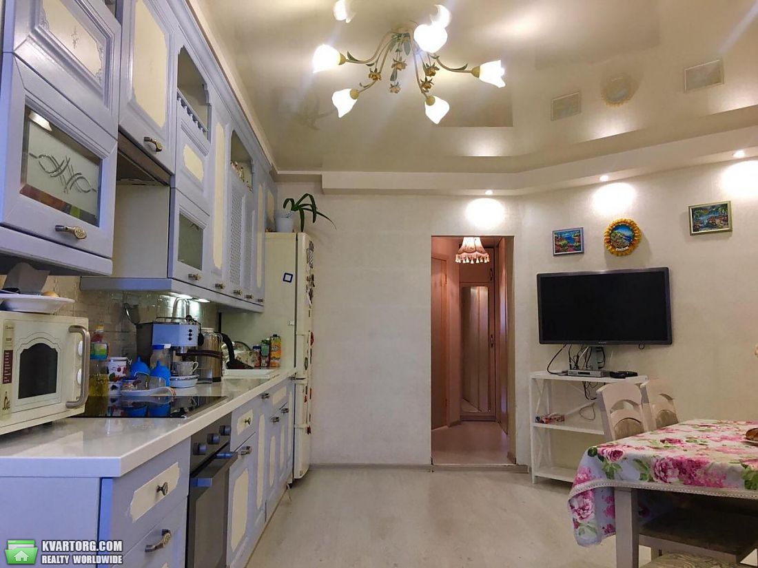 Rent out 3-room apartment. Киев,  Тургеневская — photo 2