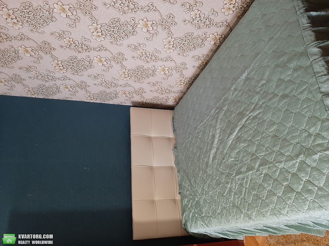 Rent out 2-room apartment. Киев, Приречная — photo 1