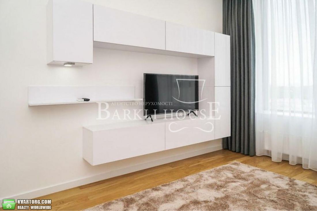 Rent out 3-room apartment. Киев, Деловая — photo 8