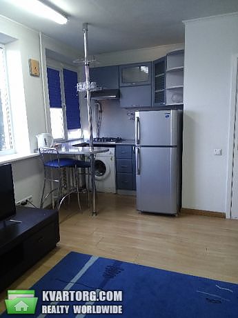 Rent out 1-room apartment. Киев, Лаборантный — photo 4