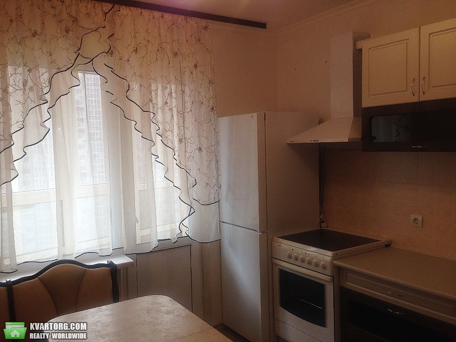 Rent out 1-room apartment. Киев, Гмыри — photo 1