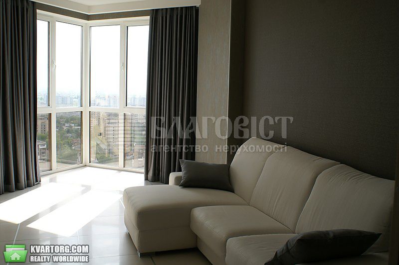 Rent out 1-room apartment. Киев,  Соломенская — photo 1