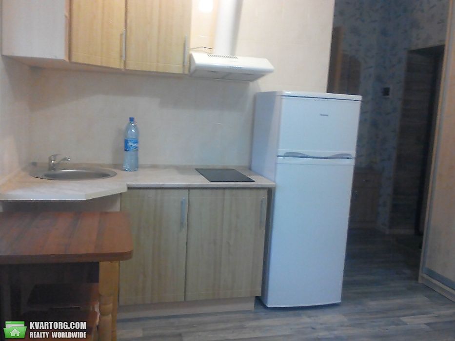 Rent out 1-room apartment. Киев, Береговая — photo 1