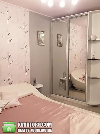 Rent out 4-room apartment. Киев,  Срибнокильская — photo 8