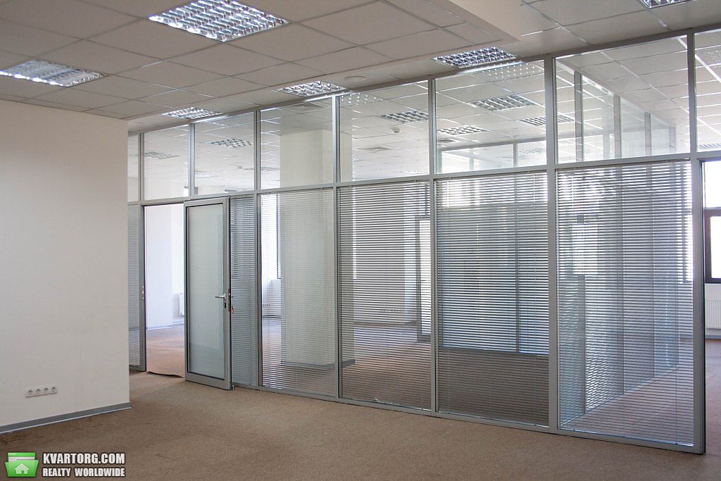 Rent out office. Киев, Жилянская, — photo 1