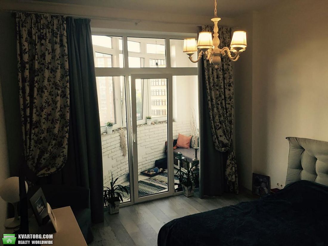 Rent out 3-room apartment. Киев,  Черновола — photo 5