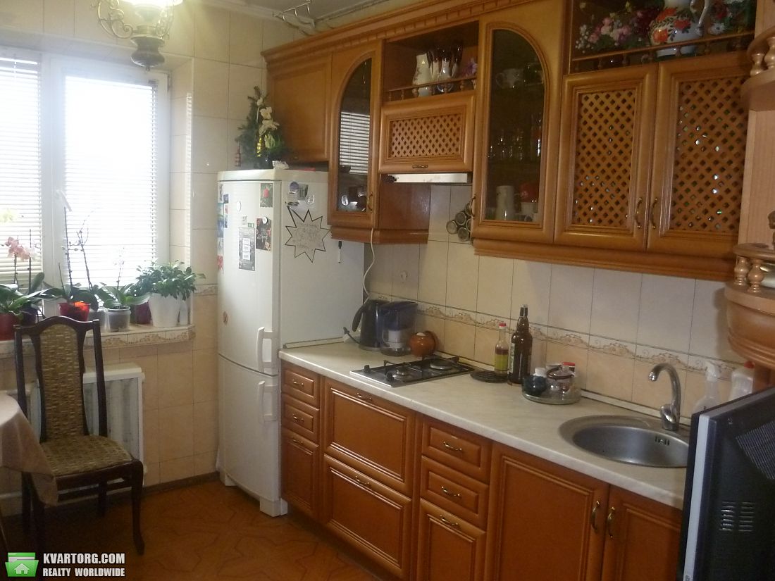Sell 3-room apartment. Киев, Приречная — photo 1