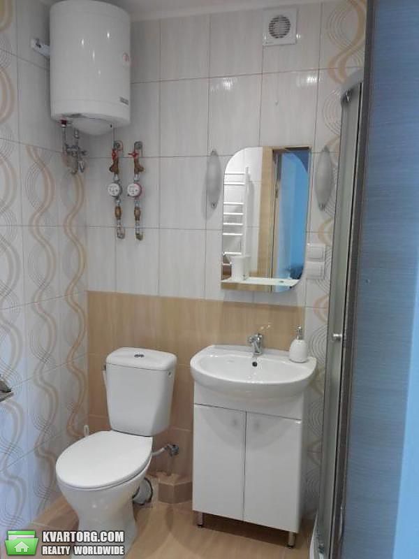 Rent out 2-room apartment. Киев,  Федорова — photo 8
