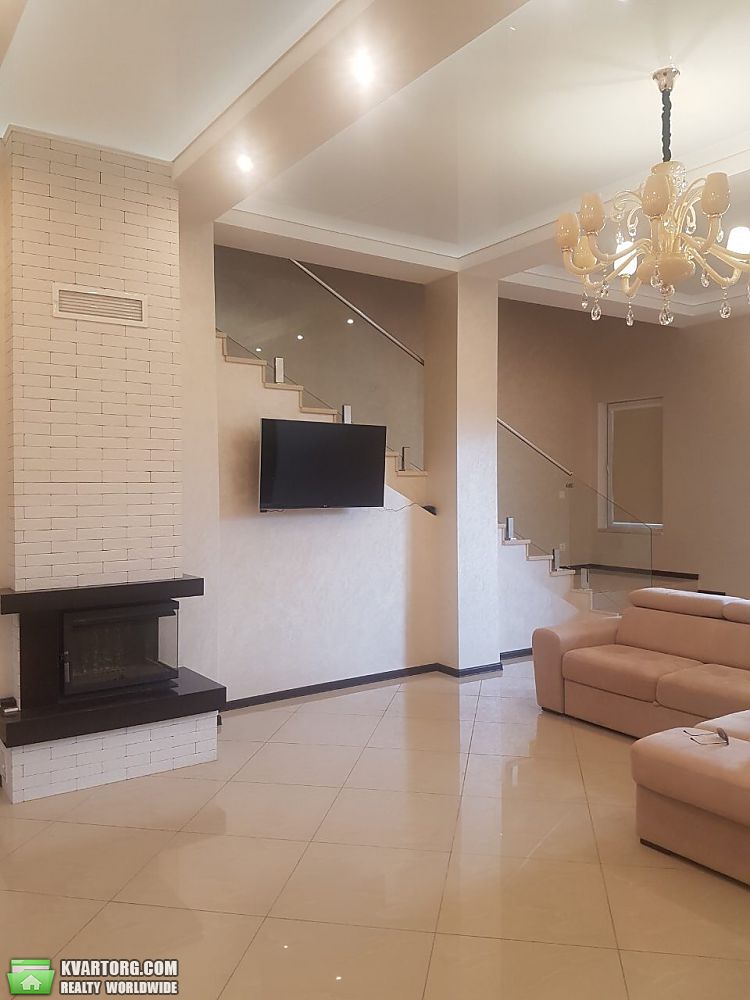 Sell house. Киевская обл., Пархоменко — photo 1