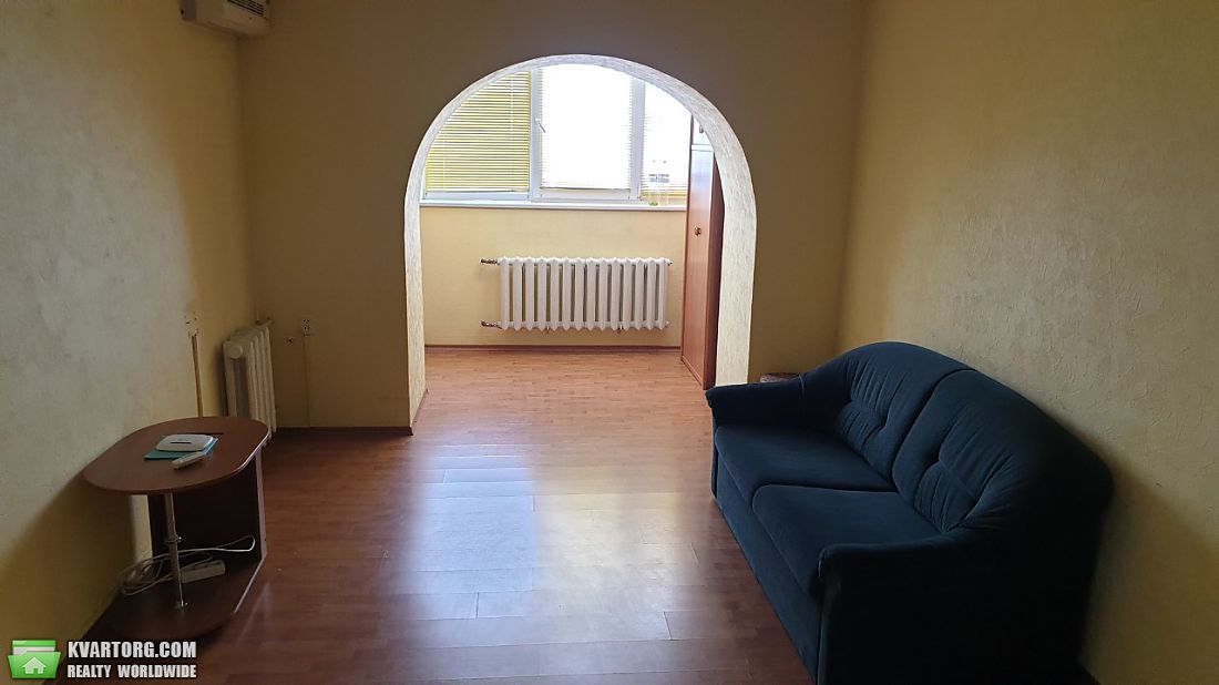 Rent out 3-room apartment. Днепропетровск,  Рабочая — photo 1