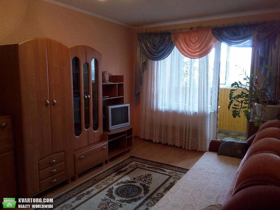 Rent out 2-room apartment. Киев,  Харьковское шоссе — photo 4