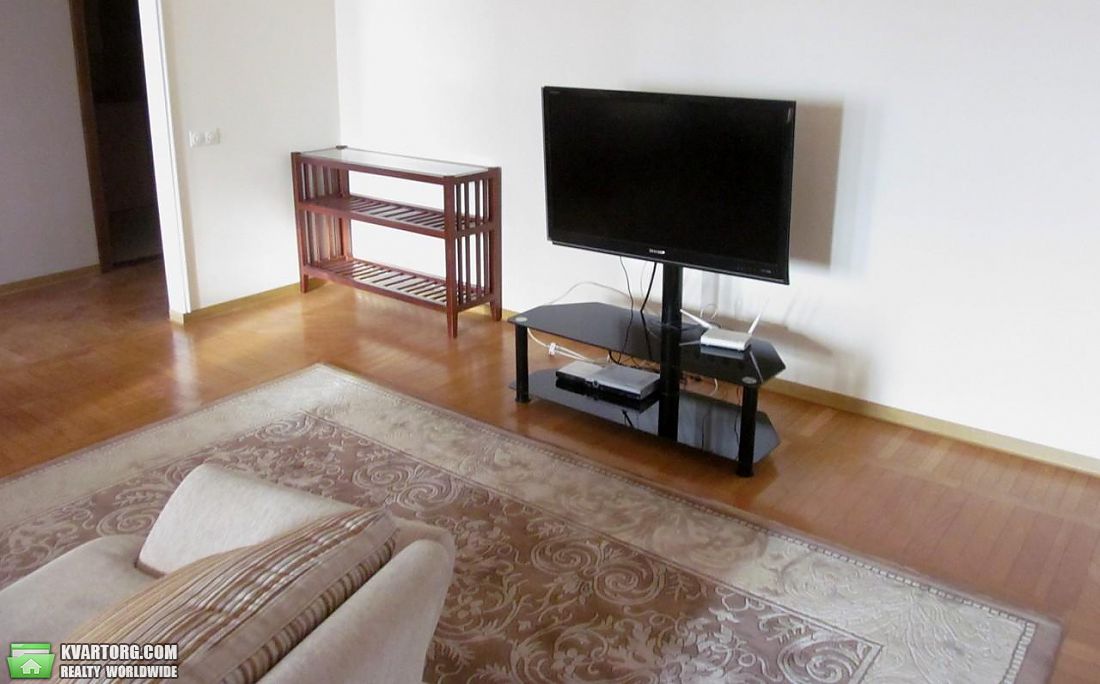 Rent out 4-room apartment. Киев,  Драгомирова — photo 3