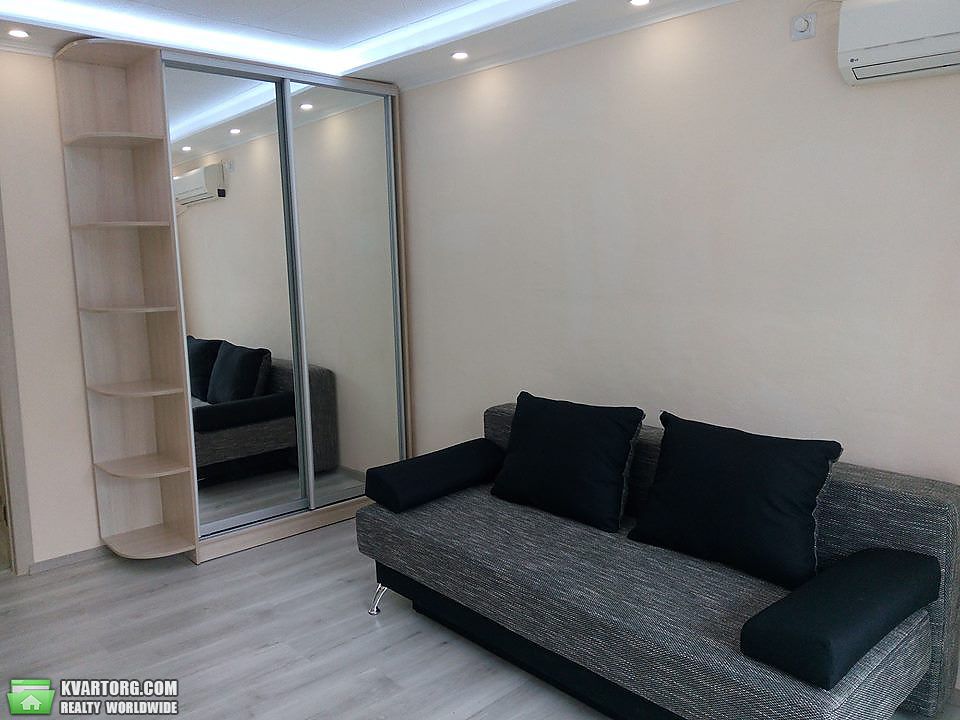 Rent out 2-room apartment. Киев,  Кустанайская — photo 7