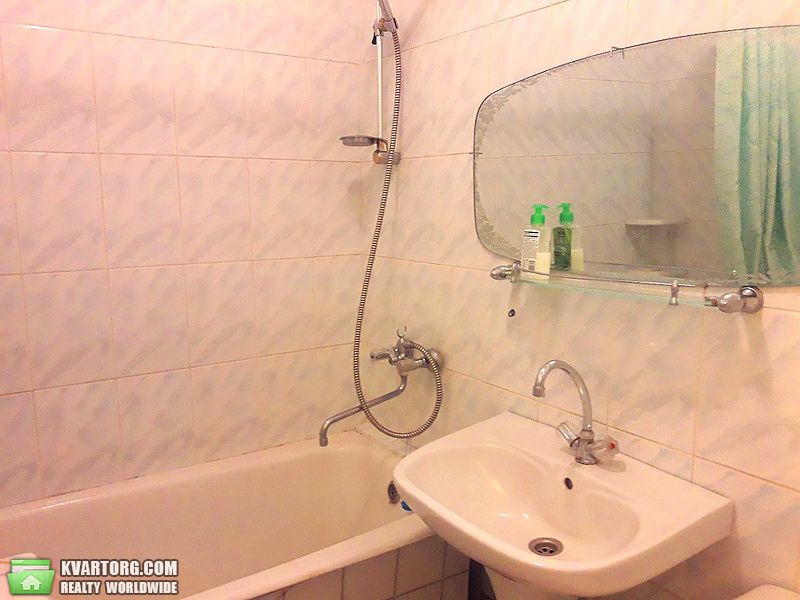 Rent out 1-room apartment. Киев, Бурмистенко ул. — photo 3