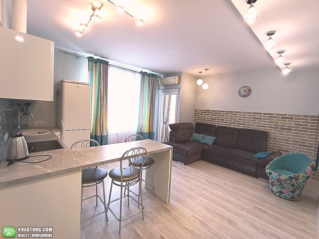 Rent out 2-room apartment. Днепропетровск, пушкина — photo 1