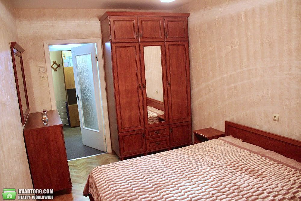 Rent out 3-room apartment. Киев,  Гоголевская — photo 1